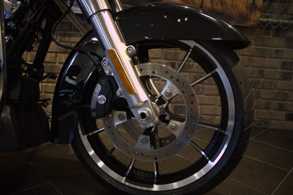 2023 Street Glide (FLHX) - Photo 7