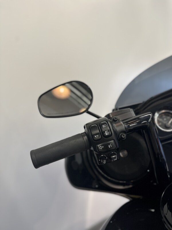 2019 Harley-Davidson Street Glide Special Vivid Black - Photo 8