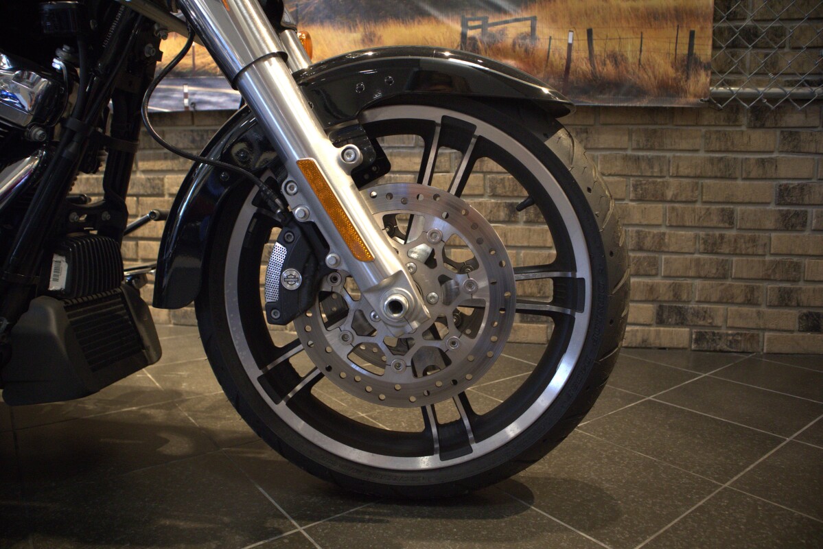 2022 Freewheeler (FLRT) - Photo 7