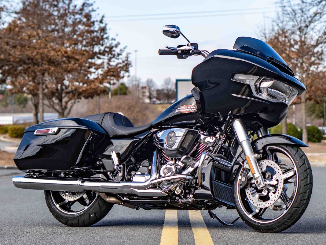 FLTRX 2025 Road Glide - Photo 2