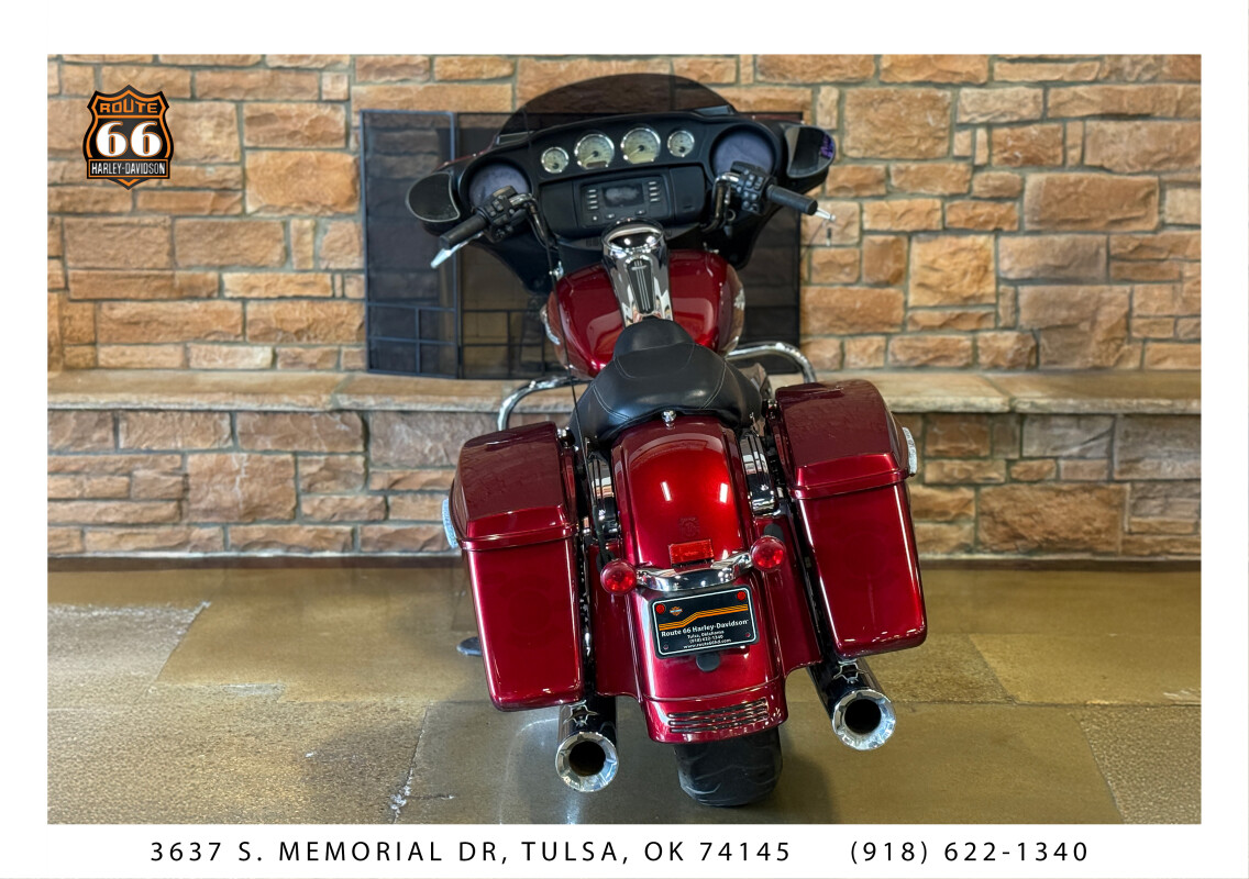 2017 Harley-Davidson Street Glide VELOCITY RED - Photo 4
