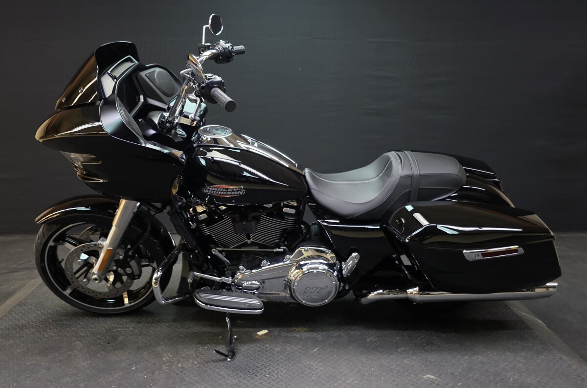 Harley-Davidson Road Glide 2025 FLTRX VIVID BLACK - Photo 5