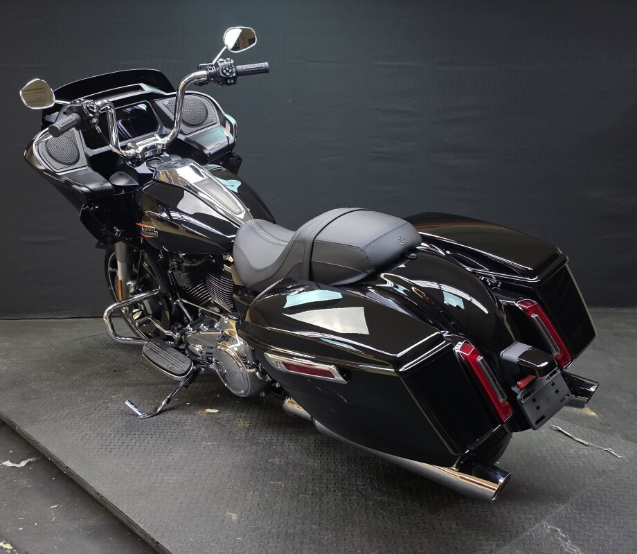 Harley-Davidson Road Glide 2025 FLTRX VIVID BLACK - Photo 6