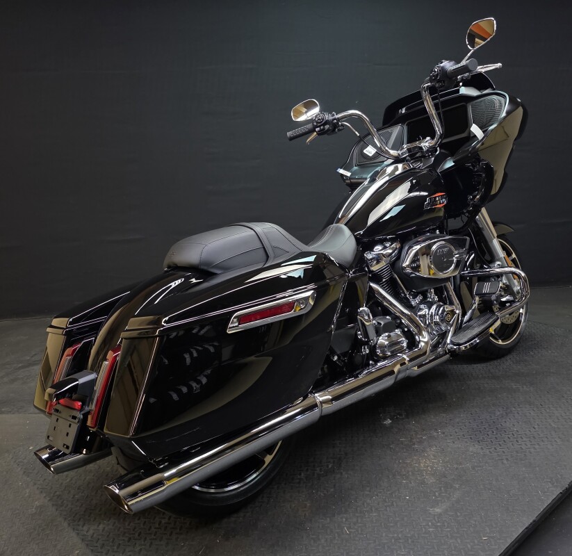 Harley-Davidson Road Glide 2025 FLTRX VIVID BLACK - Photo 9