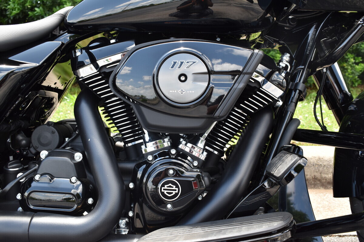 2025 Harley-Davidson Road Glide - Photo 10