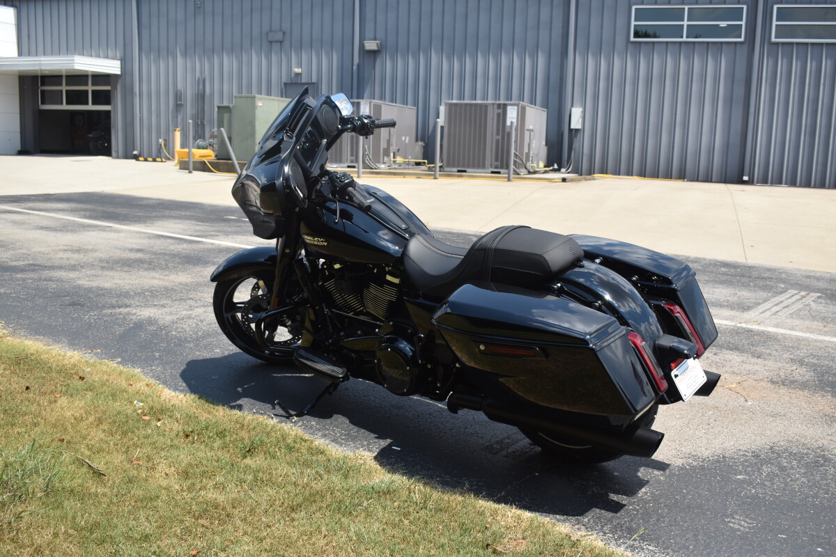 2025 Harley-Davidson Street Glide - Photo 6