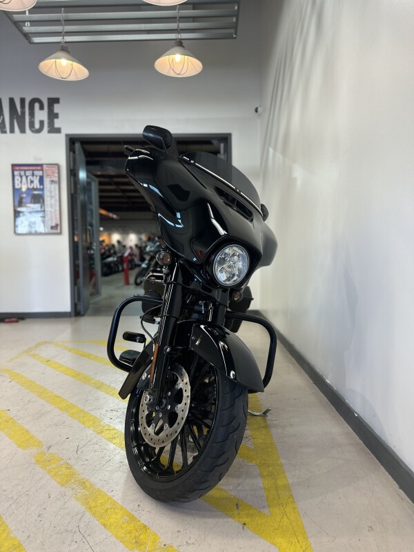 2019 Harley-Davidson Street Glide Special Vivid Black - Photo 3
