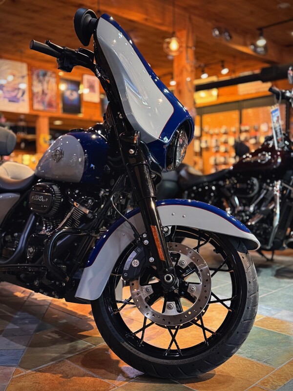 2023 Harley-Davidson Street Glide Special Bright Billiard Blue/Billiard Gray - Black Finish - Photo 5