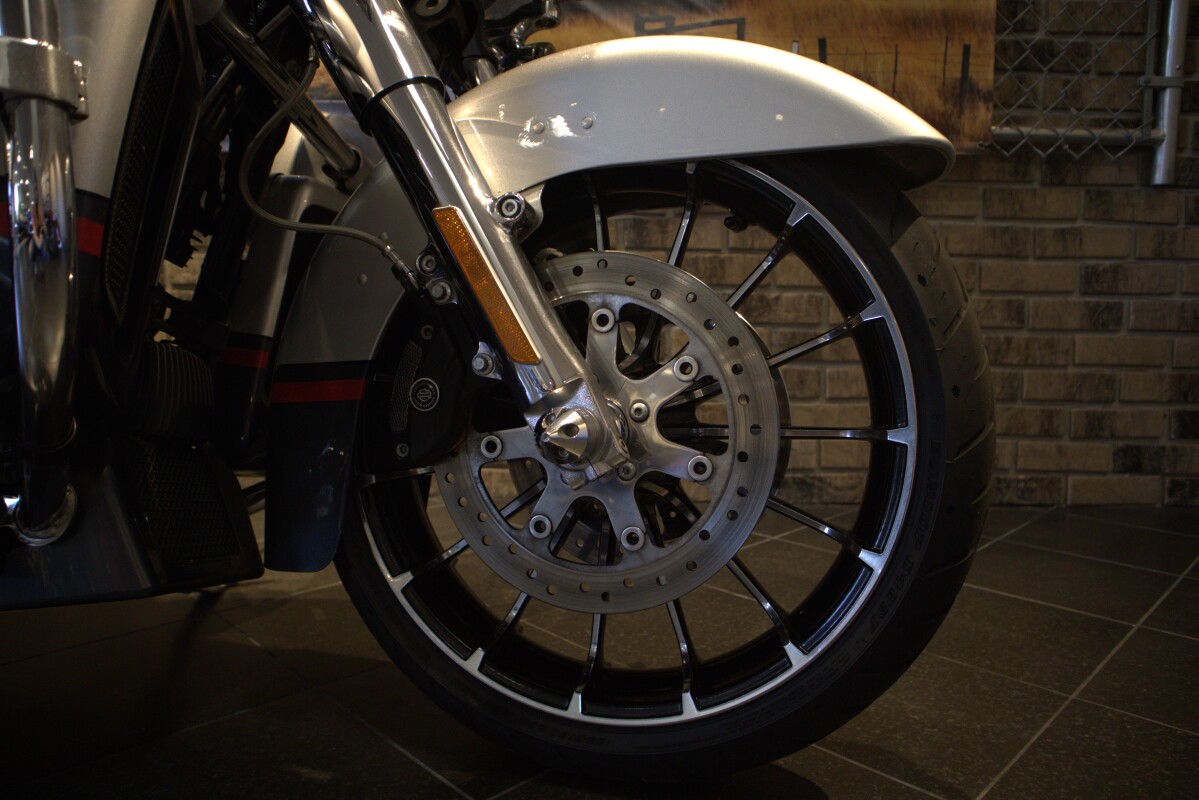2019 CVO Street Glide (FLHXSE) - Photo 7