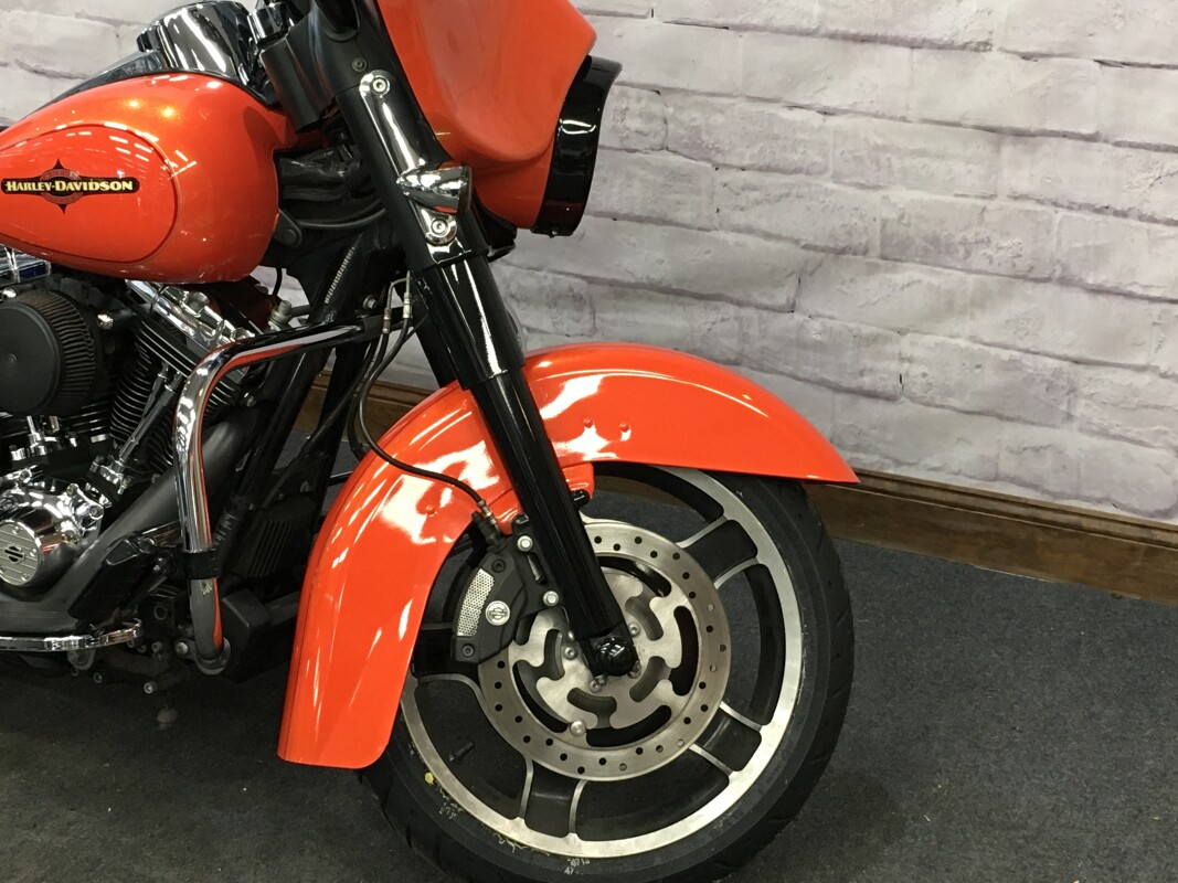 2012 Harley-Davidson Street Glide Custom Tequila Sunrise/H-D Orange FLHX - Photo 4