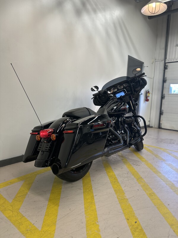 2019 Harley-Davidson Street Glide Special Vivid Black - Photo 5