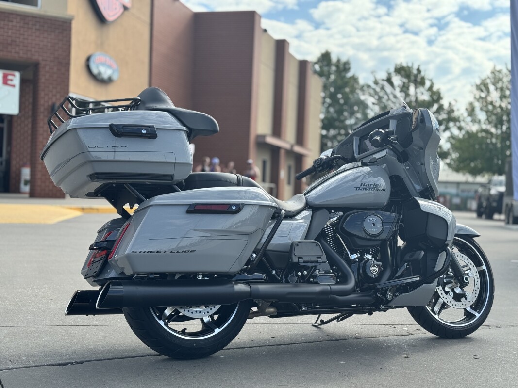 2025 Harley-Davidson Street Glide Ultra FLHXU Billiard Gray 616949 - Photo 3