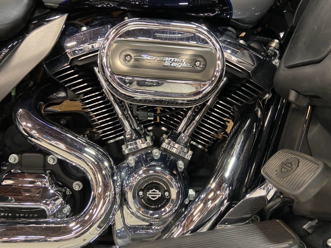 2019 Harley-Davidson Road Glide Ultra Midnight Blue/Barracuda Silver FLTRU - Photo 3