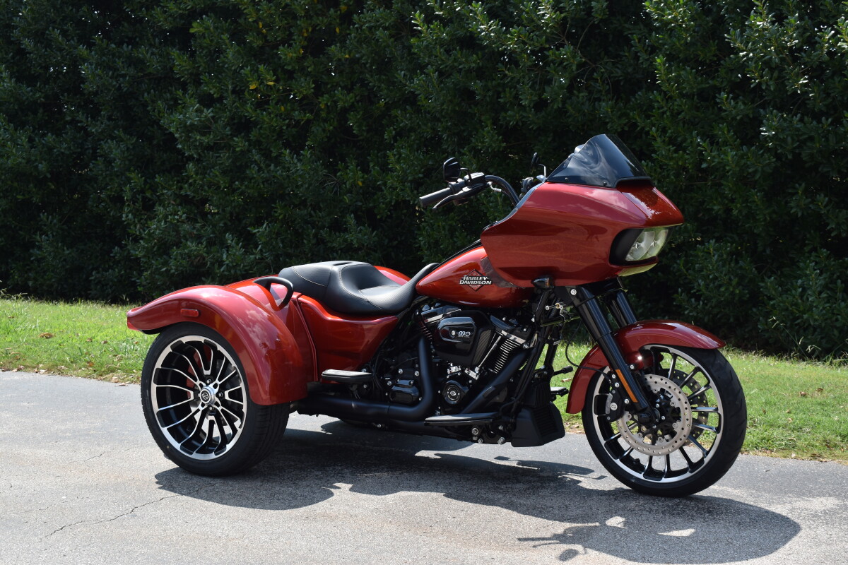 2025 Harley-Davidson Road Glide 3 - Photo 2