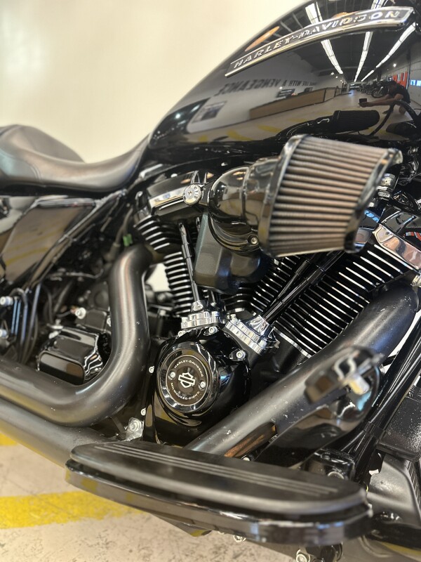 2019 Harley-Davidson Street Glide Special Vivid Black - Photo 4