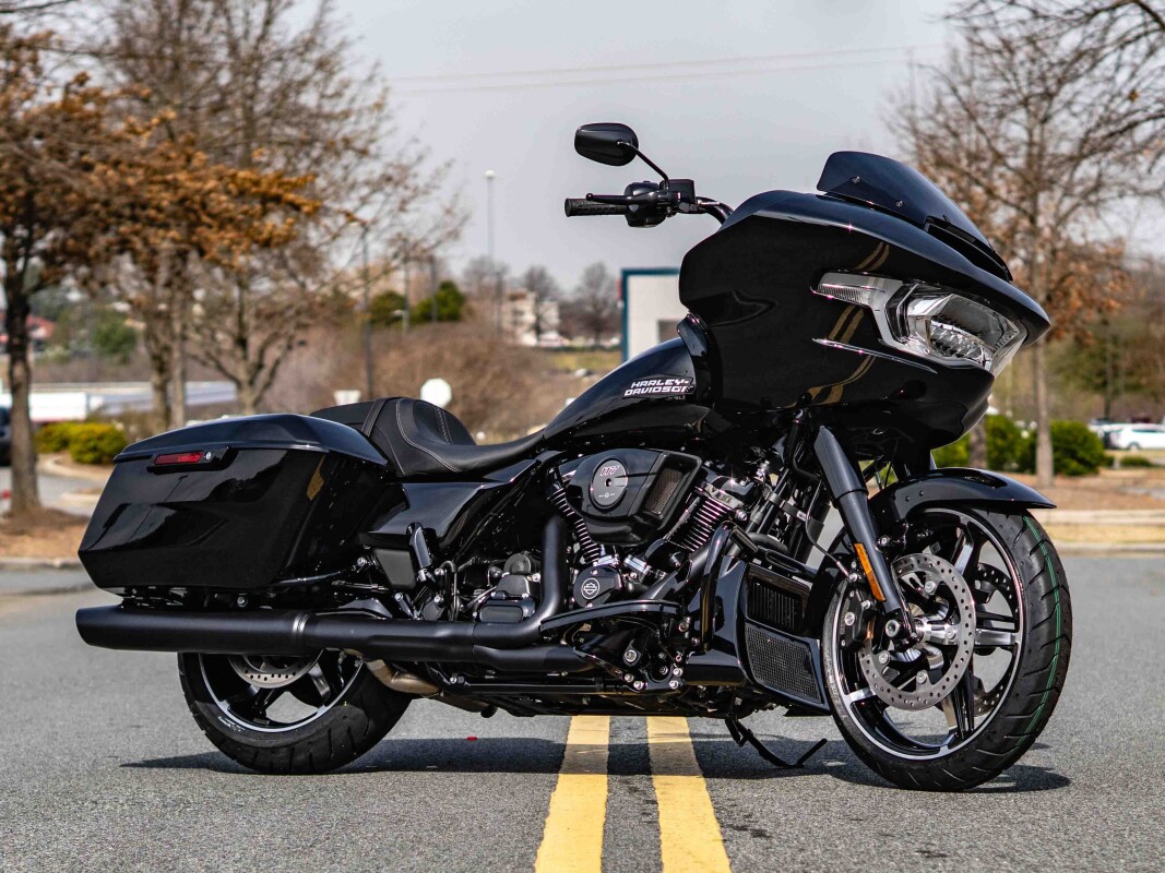 FLTRX 2025 Road Glide - Photo 2