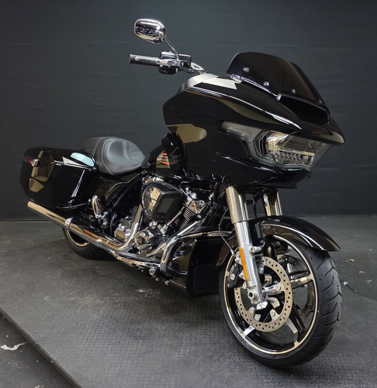 Harley-Davidson Road Glide 2025 FLTRX VIVID BLACK - Photo 2