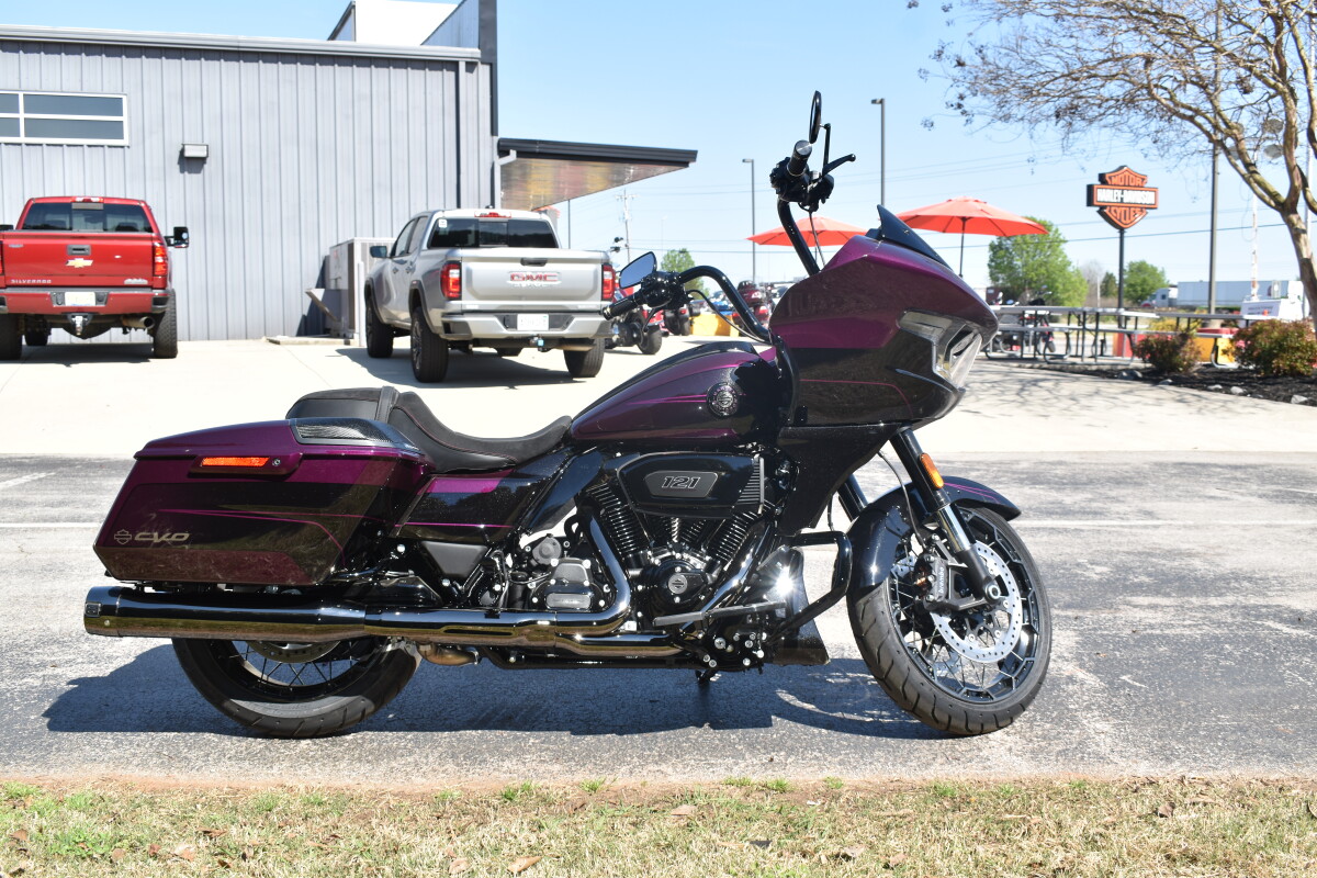 2025 Harley-Davidson CVO Road Glide - Photo 8