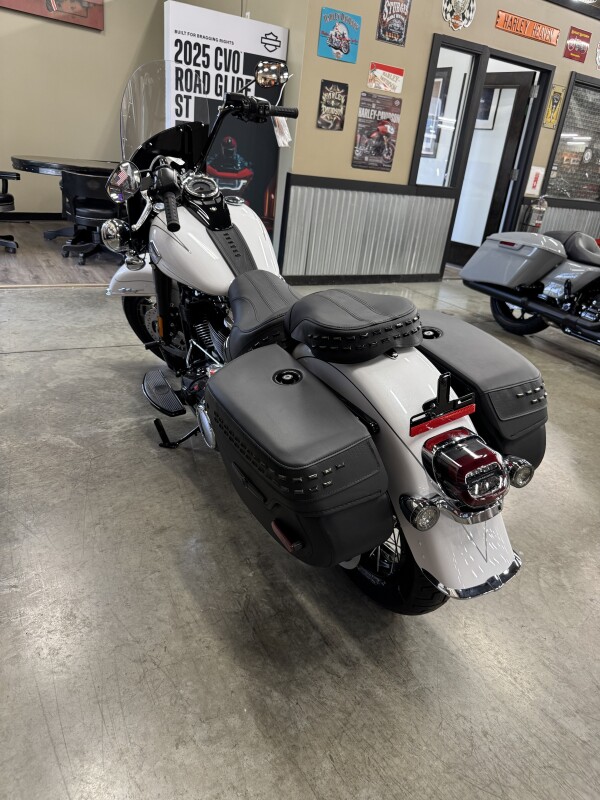 2025 Harley-Davidson Heritage Classic FLHC - Photo 8