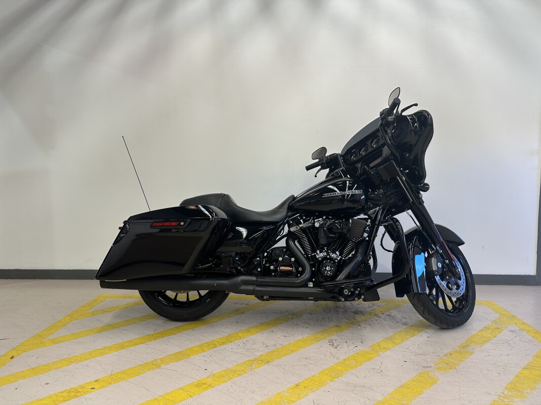 2019 Harley-Davidson Street Glide Special Vivid Black