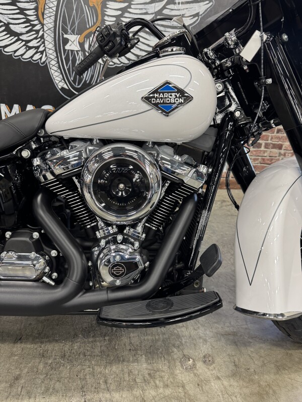 2025 Harley-Davidson Heritage Classic FLHC - Photo 2