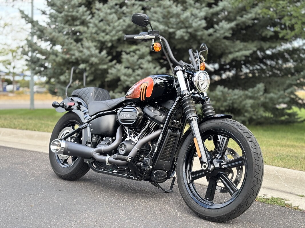 2022 Harley-Davidson Street Bob 114 Vivid Black - Photo 2