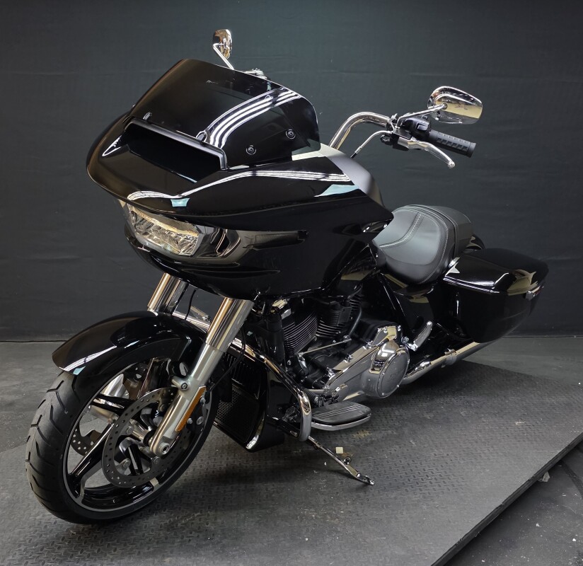 Harley-Davidson Road Glide 2025 FLTRX VIVID BLACK - Photo 4