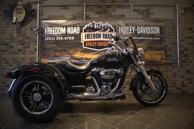 2022 Freewheeler® (FLRT)