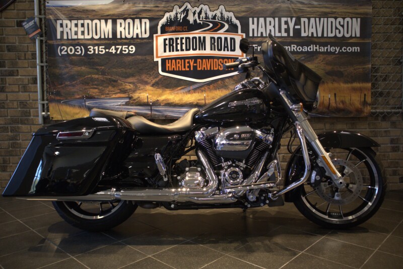 2023 Street Glide® (FLHX)