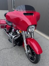 2023 Harley-Davidson® Street Glide® thumb 3