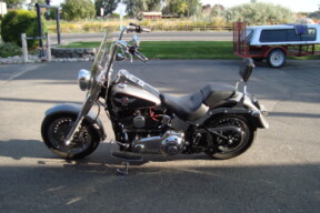 2016 Harley-Davidson® Fat Boy® Two-Tone Billet Silver/Vivid Black thumb 0