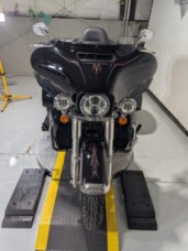 2021 Harley-Davidson® Tri Glide® Ultra Vivid Black thumb 1