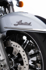 2019 Harley-Davidson<sup>®</sup> Ultra Limited Moonlight Blue & Deep Sea Blue thumb 1