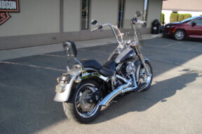 2016 Harley-Davidson® Fat Boy® Two-Tone Billet Silver/Vivid Black thumb 3