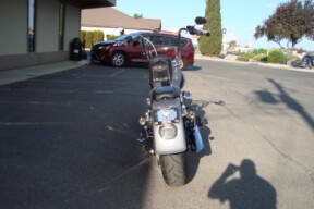 2016 Harley-Davidson® Fat Boy® Two-Tone Billet Silver/Vivid Black thumb 2