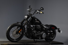 2018 Harley-Davidson® Street Bob® FXBB thumb 0