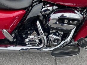 2023 Harley-Davidson® Street Glide® thumb 2