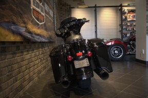 FLHXS 2023 Street Glide® Special thumb 3