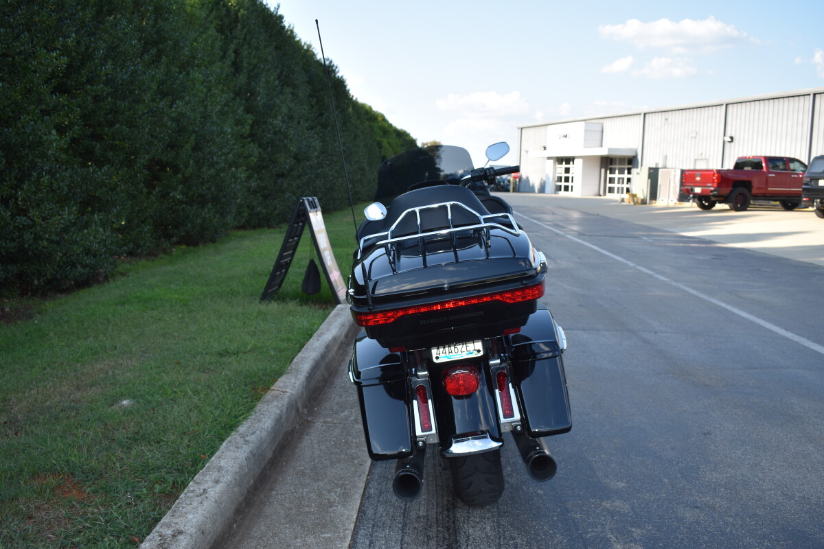 2019 Harley-Davidson Road Glide Ultra | Pre-Owned Touring Motorcycle - Photo 7