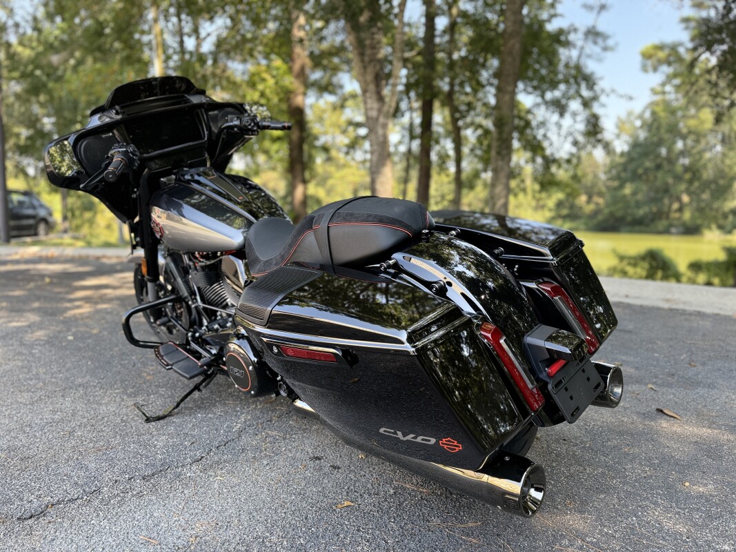 FLHXSE 2025 CVO Street Glide - Photo 5