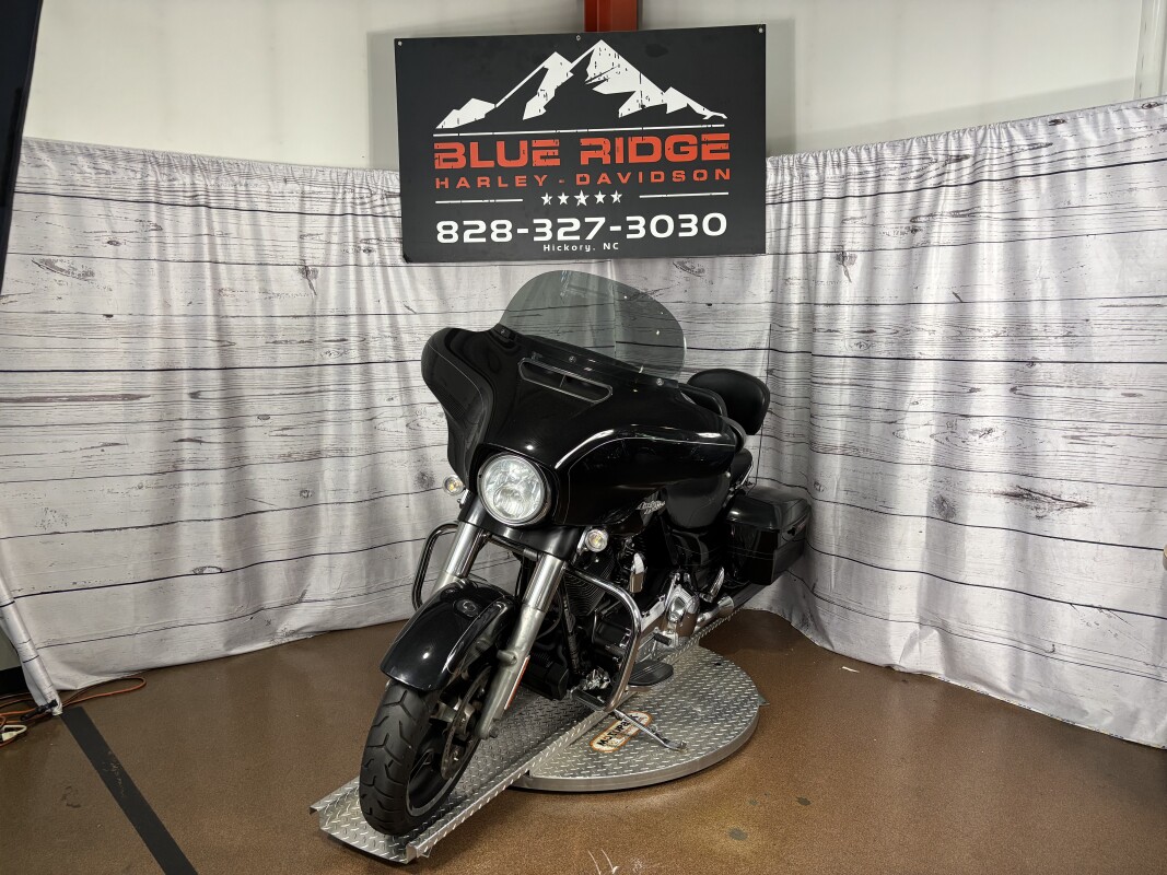 2015 Street Glide Special – Classic Touring Bike - Photo 4
