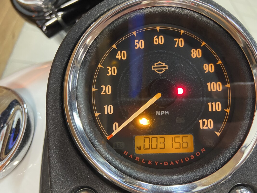 2016 Harley-Davidson Street Bob Crushed Ice Pearl FXDB - Photo 6