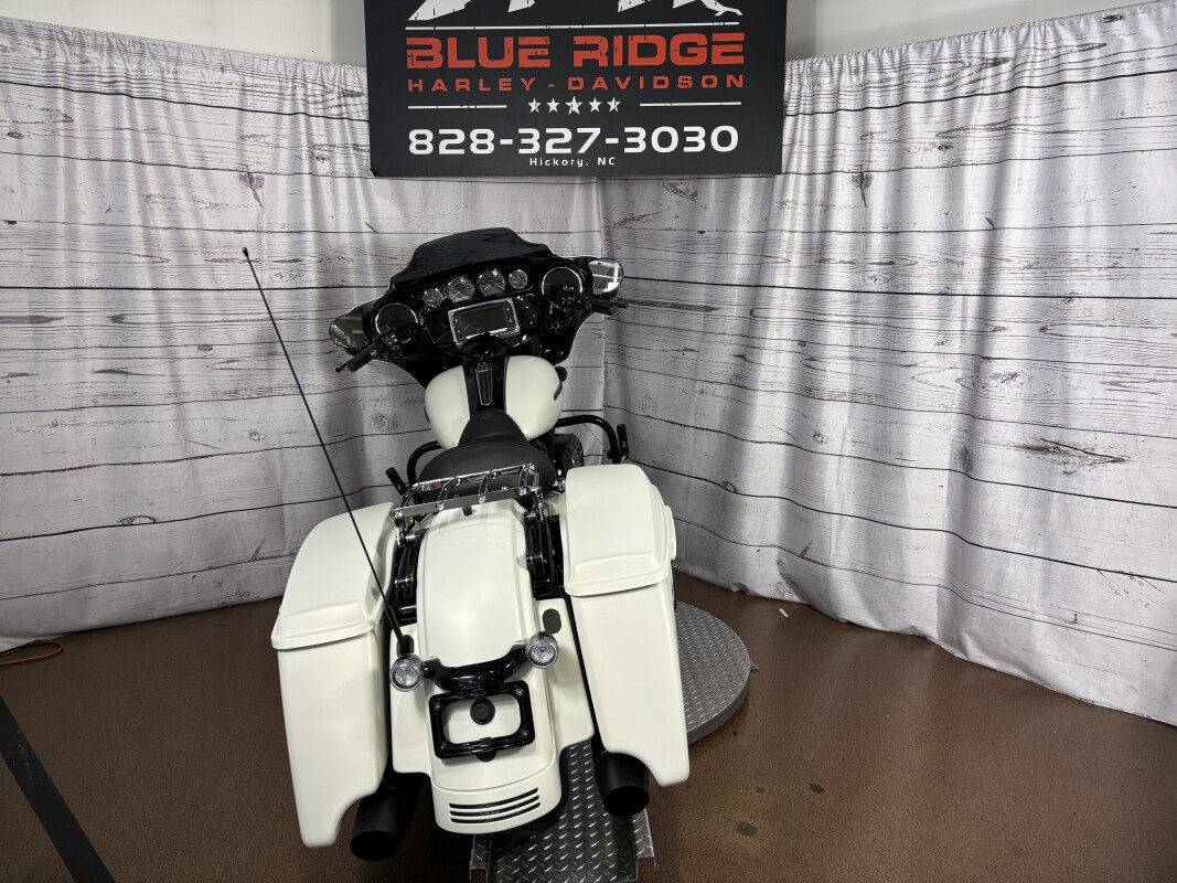 2018 Harley-Davidson Street Glide Special – Used Touring Motorcycle - Photo 8