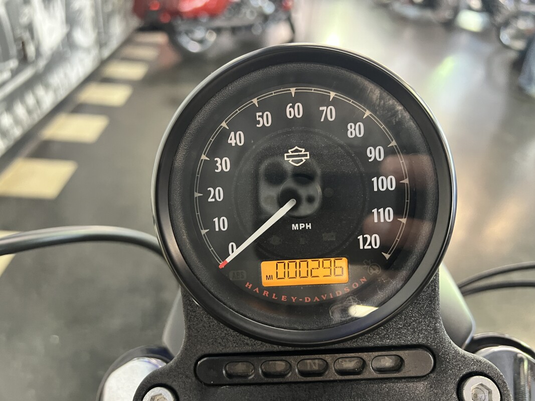 2020 Harley-Davidson Iron 883 Black Denim XL883N - Photo 6