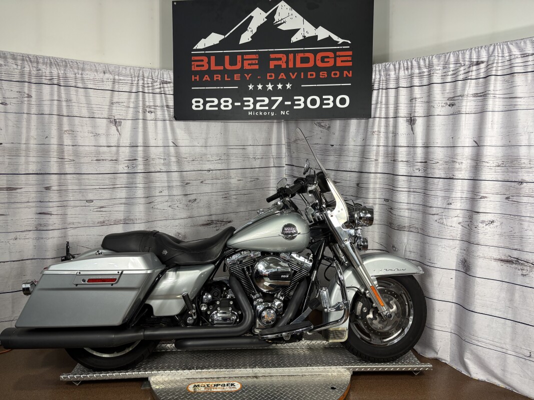 2010 Harley-Davidson Road King Classic – Used Touring Motorcycle - Photo 2