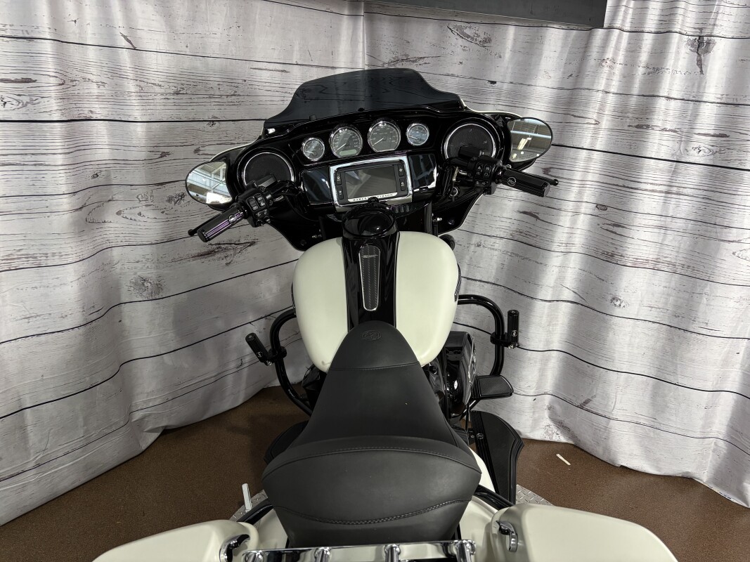 2018 Harley-Davidson Street Glide Special – Used Touring Motorcycle - Photo 10
