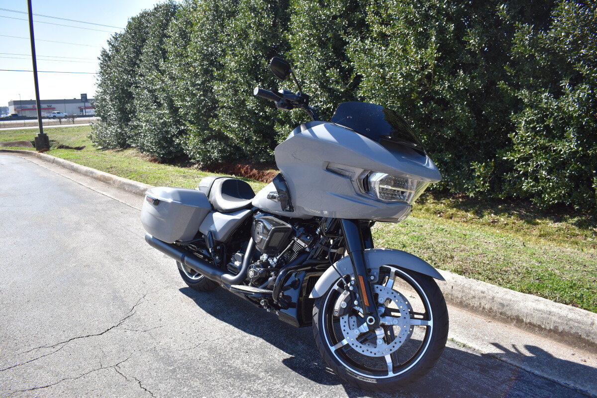 2025 Harley-Davidson Road Glide - Photo 2