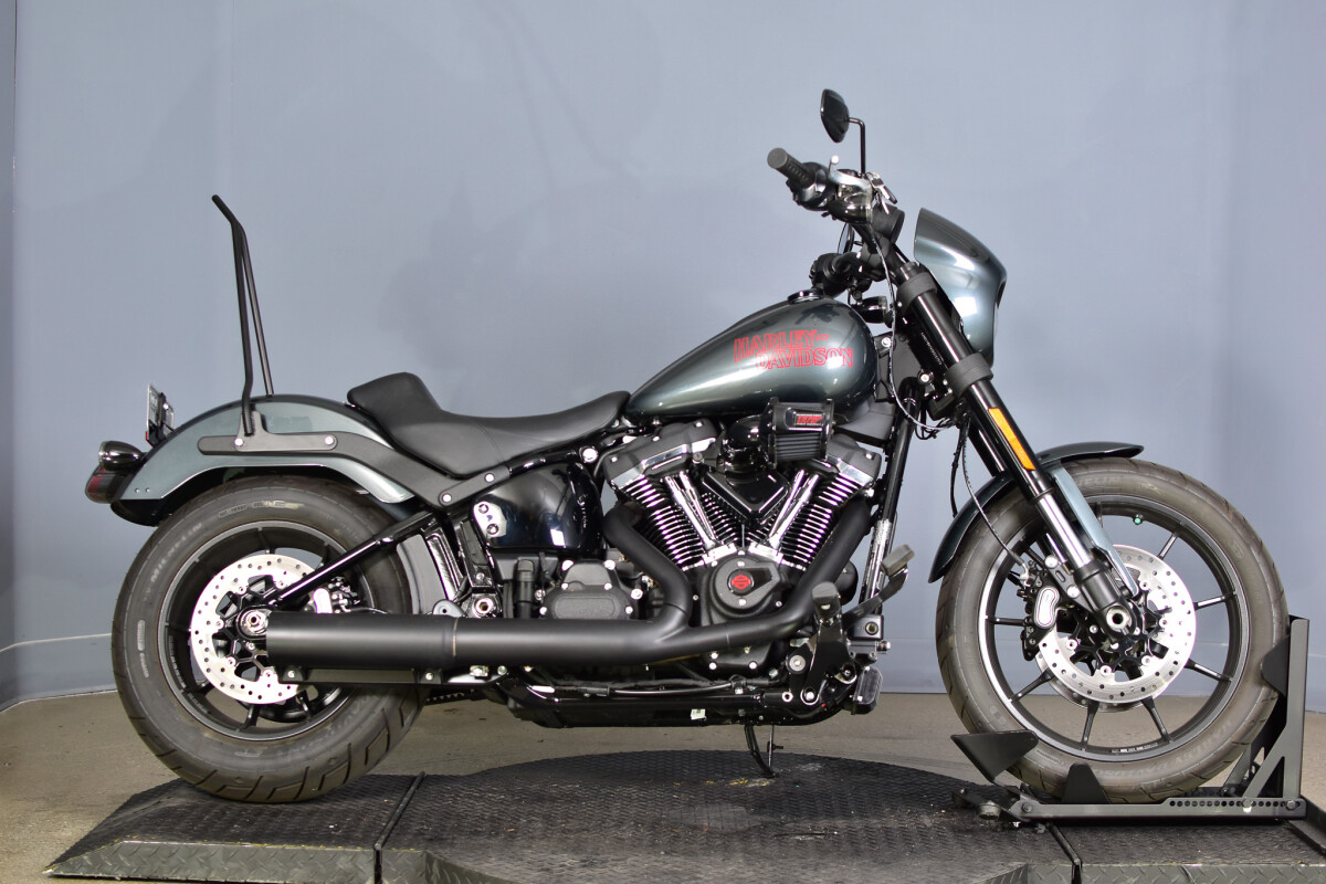 2023 Harley-Davidson® Heritage Classic Vivid Black | Riverside