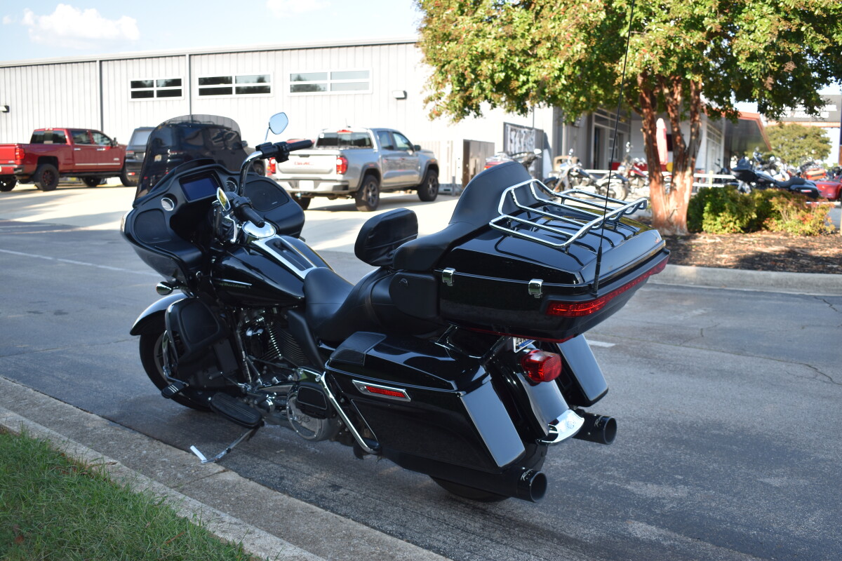 2019 Harley-Davidson Road Glide Ultra | Pre-Owned Touring Motorcycle - Photo 6