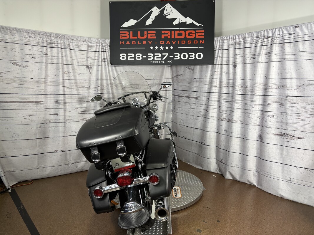 2004 Harley-Davidson Road King Classic – Used Touring Motorcycle - Photo 7